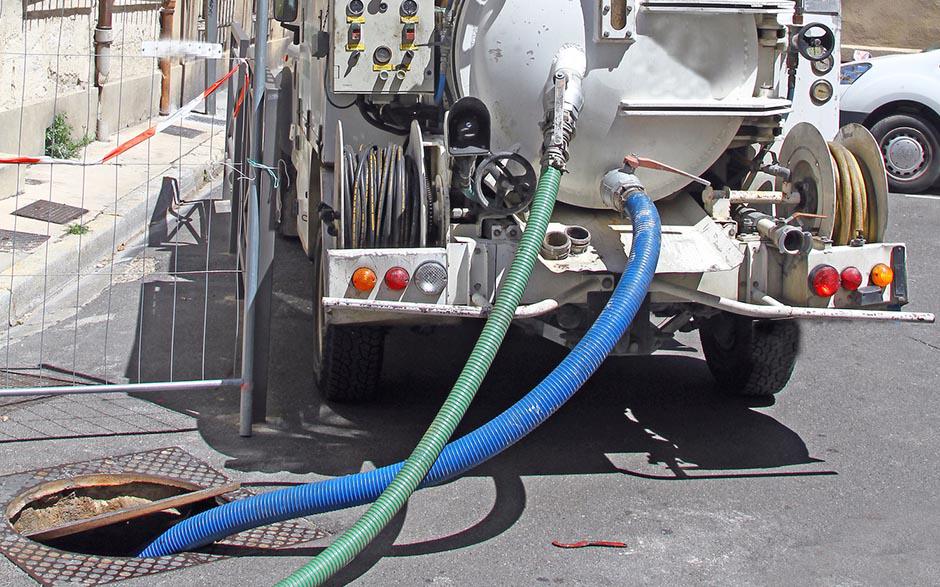 camion pompe egout Mitry-Mory
